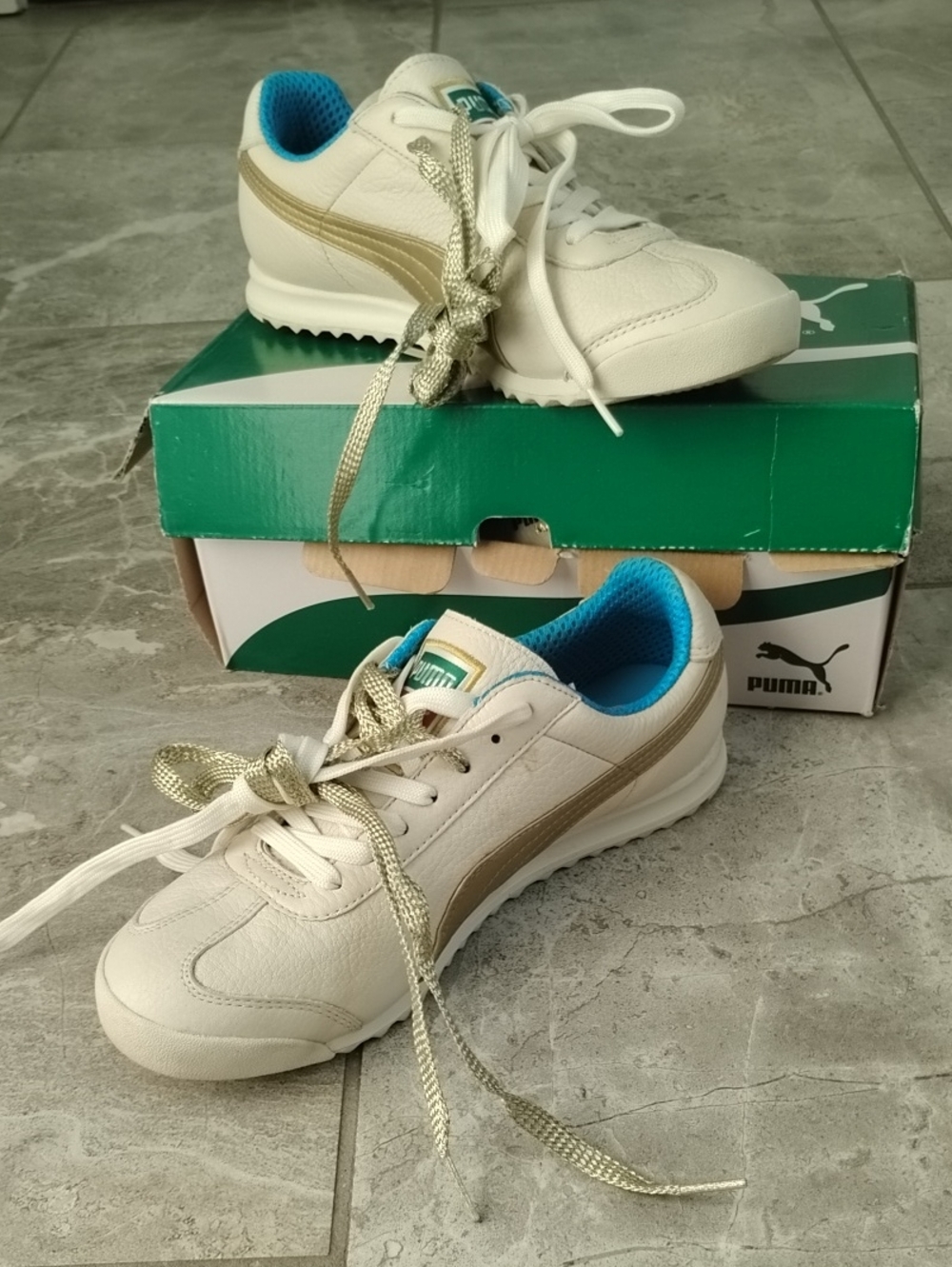 Gold Colorway Rare Puma Sneakers! Reunited with the extra metallic gold laces!!